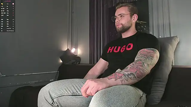 Snapshot of WayneWilson chatting on November 22, 4:55 am WayneWilson online show from November 22, 4:55 am