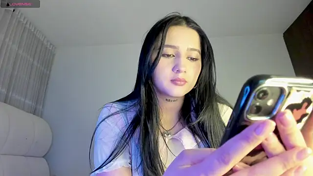 Hott Hanna online show from April 5, 1:23 am