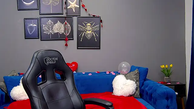 Katewalker  online show from February 10, 9:04 pm