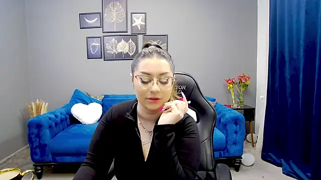 Katewalker  online show from March 21, 6:18 pm