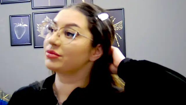 Katewalker  online show from March 12, 6:11 pm