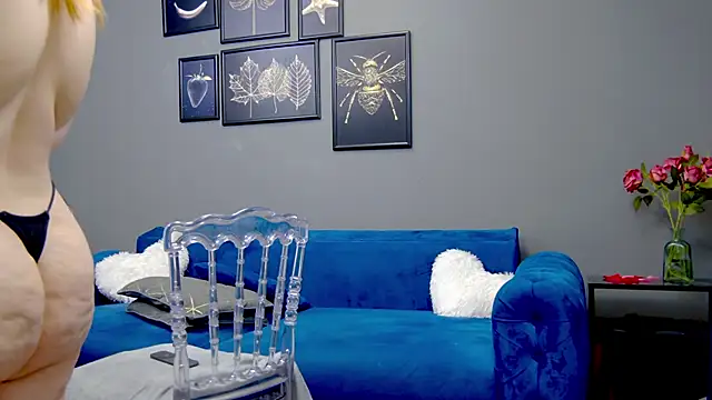 Katewalker  online show from March 7, 9:17 pm