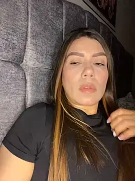 Snapshot of martina_contreras chatting on November 12, 2:04 am martina contreras online show from November 12, 2:04 am