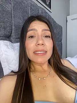 martina contreras online show from March 8, 7:06 pm