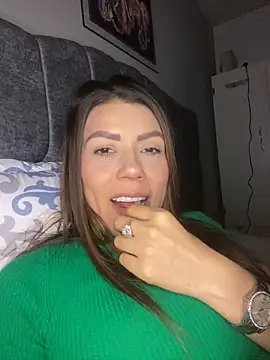 Snapshot of martina_contreras chatting on November 23, 1:04 am martina contreras online show from November 23, 1:04 am