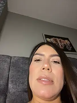 Snapshot of martina_contreras chatting on June 5, 5:12 am martina contreras online show from June 5, 5:12 am