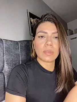 Snapshot of martina_contreras chatting on October 16, 7:05 am martina contreras online show from October 16, 7:05 am