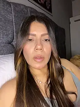 Snapshot of martina_contreras chatting on February 24, 4:46 am martina contreras online show from February 24, 4:46 am