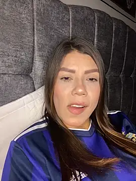 Snapshot of martina_contreras chatting on November 28, 5:07 am martina contreras online show from November 28, 5:07 am