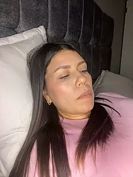 Snapshot of martina_contreras chatting on February 14, 3:07 am martina contreras online show from February 14, 3:07 am