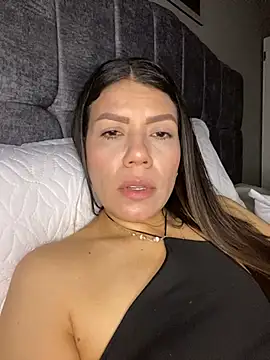 Snapshot of martina_contreras chatting on February 27, 7:08 am martina contreras online show from February 27, 7:08 am