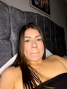 Snapshot of martina_contreras chatting on December 3, 4:35 am martina contreras online show from December 3, 4:35 am