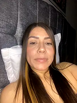 Snapshot of martina_contreras chatting on October 31, 7:05 am martina contreras online show from October 31, 7:05 am