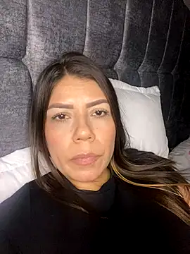 Snapshot of martina_contreras chatting on November 1, 8:08 am martina contreras online show from November 1, 8:08 am