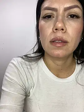 Snapshot of martina_contreras chatting on January 24, 7:08 am martina contreras online show from January 24, 7:08 am