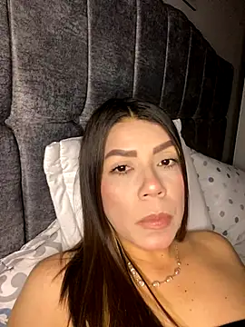 Snapshot of martina_contreras chatting on December 4, 9:08 am martina contreras online show from December 4, 9:08 am