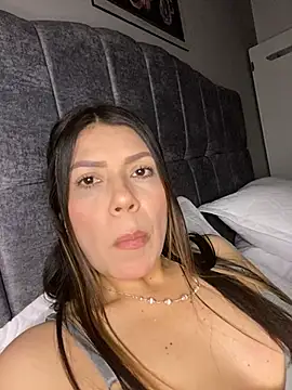 martina contreras online show from March 13, 4:06 am