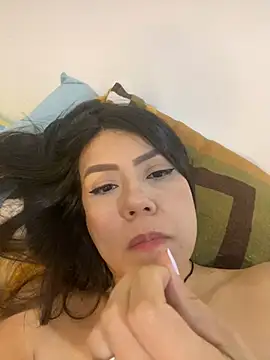 Snapshot of martina_contreras chatting on January 3, 8:10 am martina contreras online show from January 3, 8:10 am