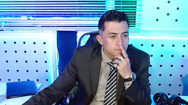 Darko0717 online show from December 4, 12:48 pm