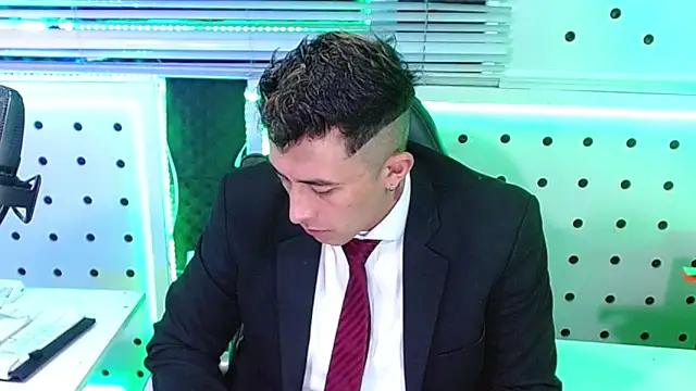 Darko0717 online show from December 19, 8:22 pm