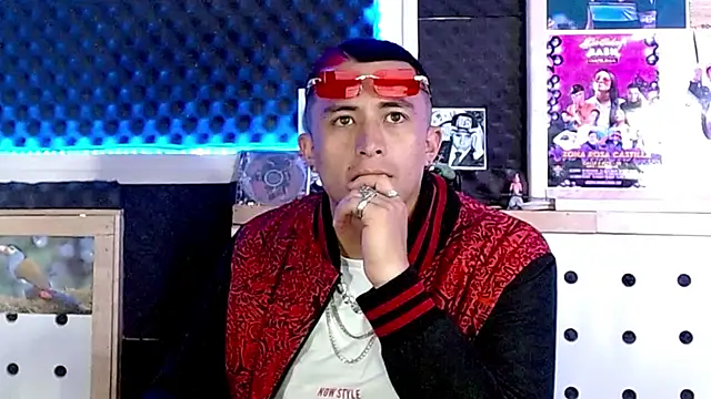 Darko0717 online show from March 18, 9:21 pm