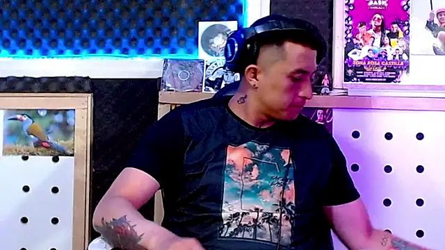 Darko0717 online show from March 10, 11:27 pm