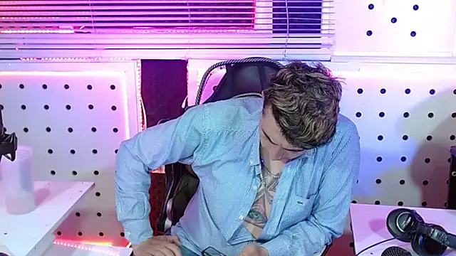 Darko0717 online show from November 4, 11:41 pm