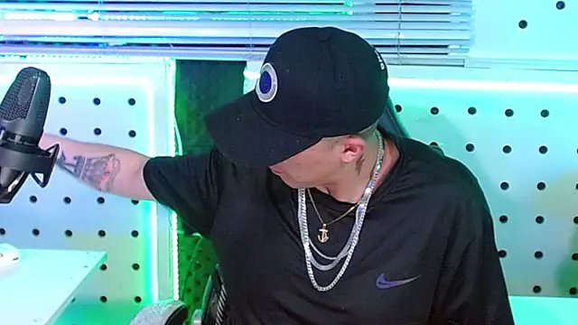 Darko0717 online show from December 18, 3:00 am