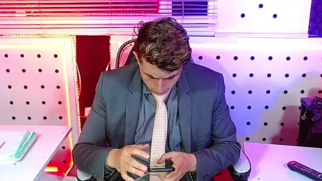 Darko0717 online show from November 9, 2:32 pm