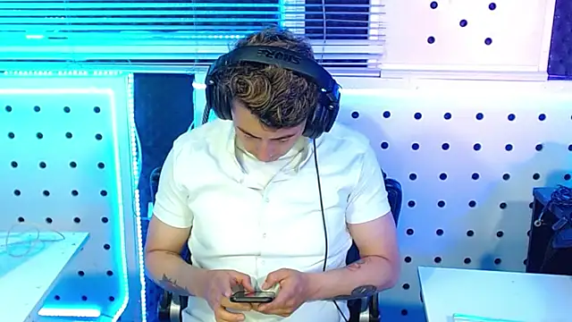 Darko0717 online show from November 13, 2:10 pm