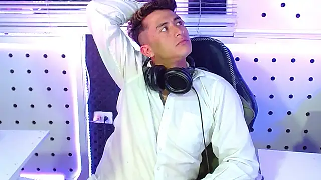 Darko0717 online show from November 8, 12:14 am