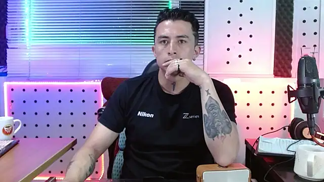 Darko0717 online show from May 31, 8:09 pm