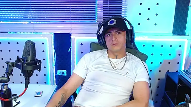 Darko0717 online show from January 9, 2:40 am