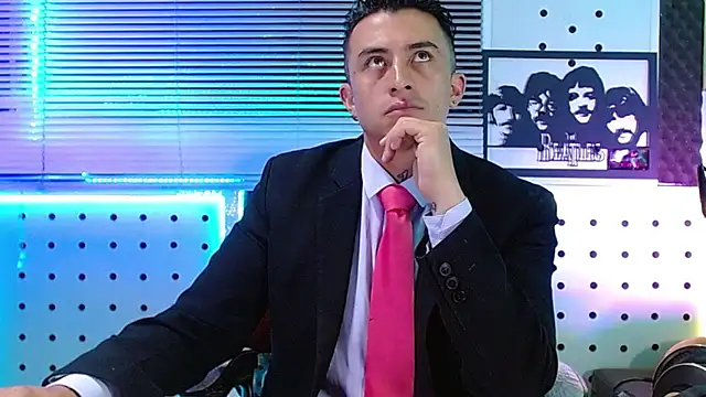 Snapshot of Darko0717 chatting on June 25, 2:44 pm Darko0717 online show from June 25, 2:44 pm
