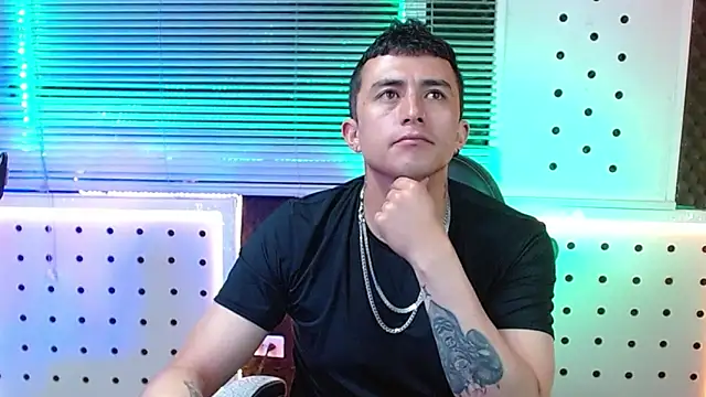 Darko0717 online show from March 7, 12:39 am