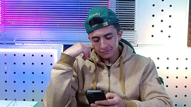 Darko0717 online show from March 11, 12:37 am