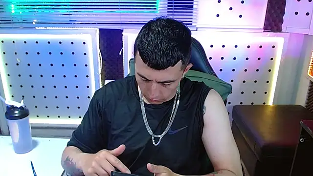 Darko0717 online show from February 27, 11:37 pm