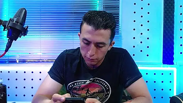 Darko0717 online show from March 28, 2:40 pm