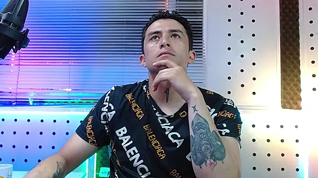 Darko0717 online show from April 5, 11:55 pm