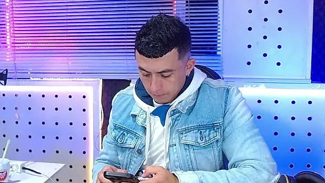 Darko0717 online show from March 14, 4:24 pm