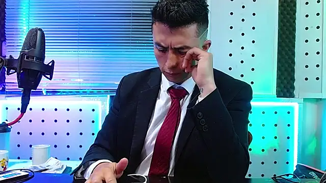 Darko0717 online show from April 12, 12:52 pm