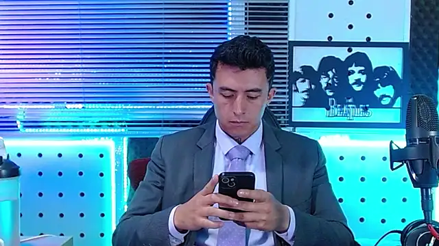 Snapshot of Darko0717 chatting on June 16, 12:49 pm Darko0717 online show from June 16, 12:49 pm
