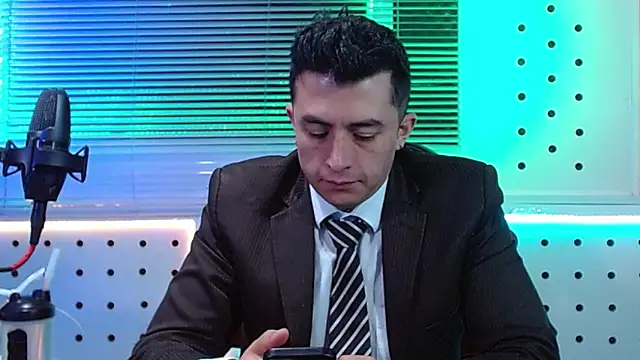 Darko0717 online show from May 12, 10:32 am