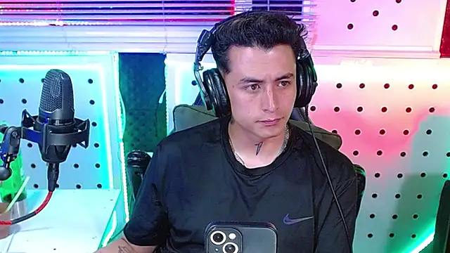 Darko0717 online show from January 14, 2:04 am