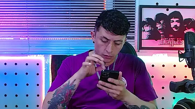 Snapshot of Darko0717 chatting on July 14, 4:57 pm Darko0717 online show from July 14, 4:57 pm