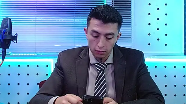 Darko0717 online show from April 18, 1:02 pm