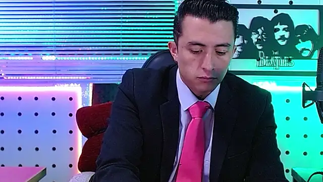 Snapshot of Darko0717 chatting on June 19, 1:39 pm Darko0717 online show from June 19, 1:39 pm