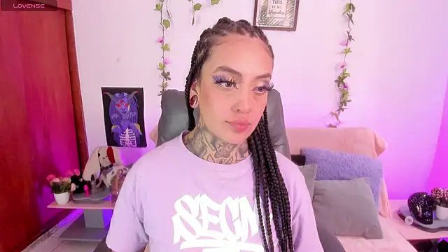 Snapshot of Cata_green chatting on January 5, 8:12 pm Cata green online show from January 5, 8:12 pm