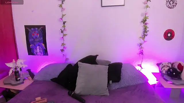 Cata green online show from November 27, 7:47 pm