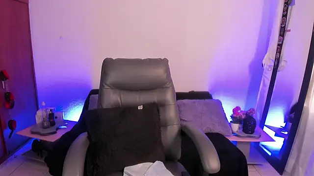 Cata green online show from November 4, 7:39 pm